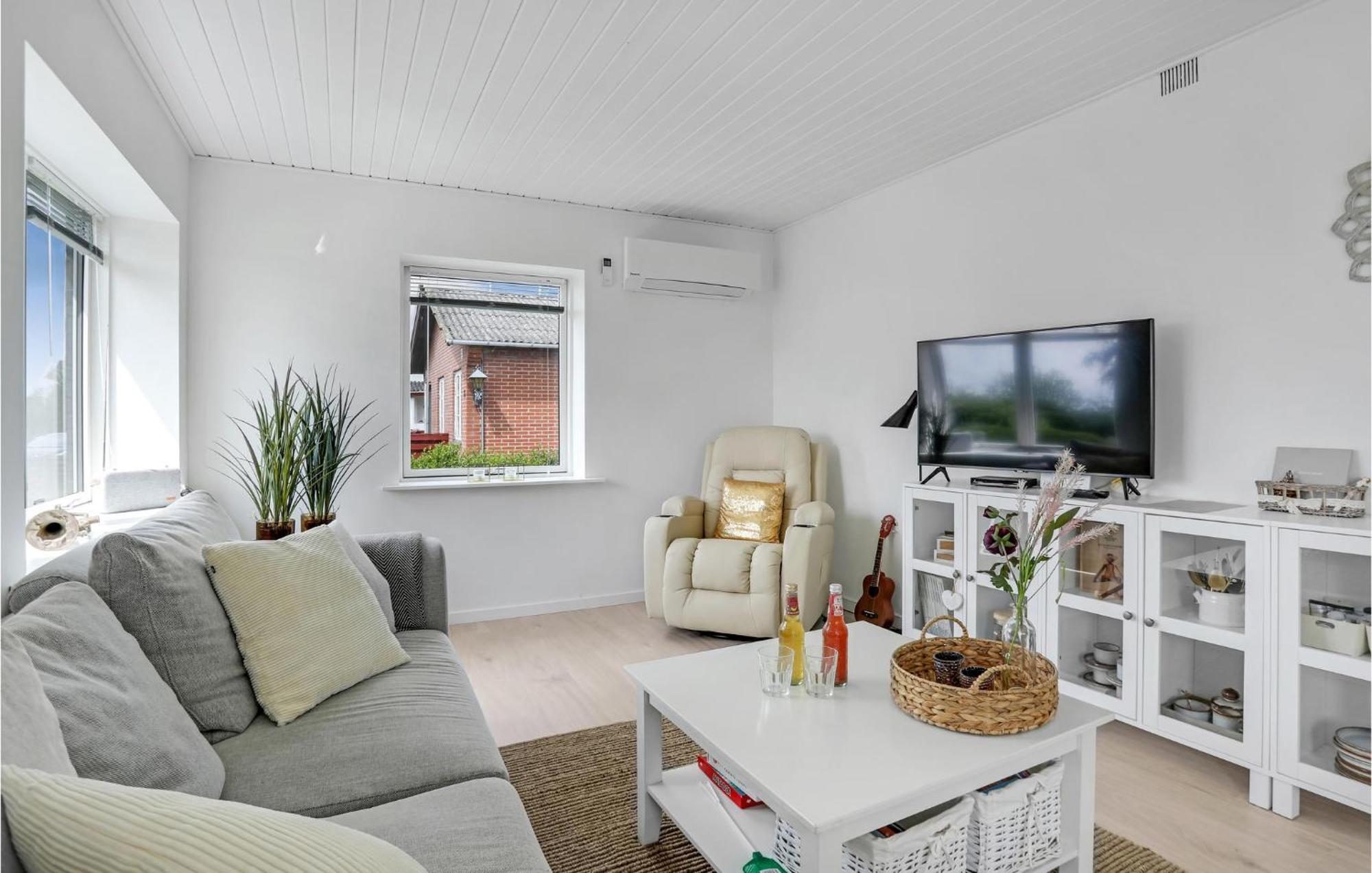 Beautiful Home In Ronne With House A Panoramic View מראה חיצוני תמונה